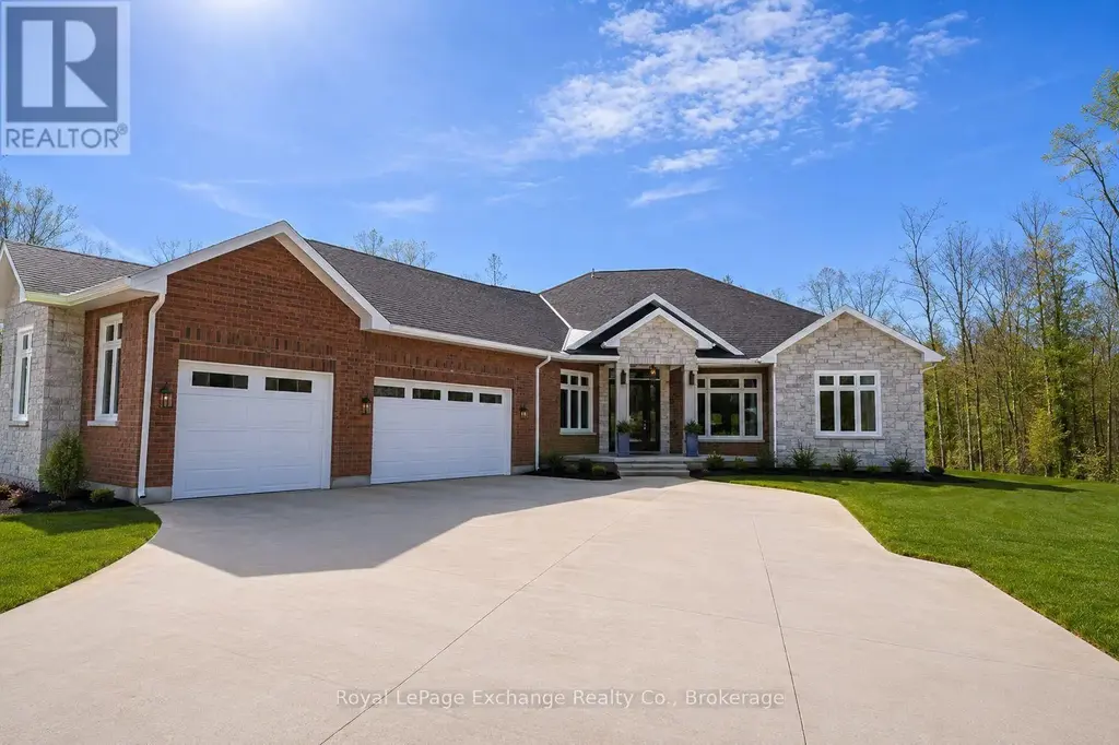 12 Sunset Place, Huron-Kinloss